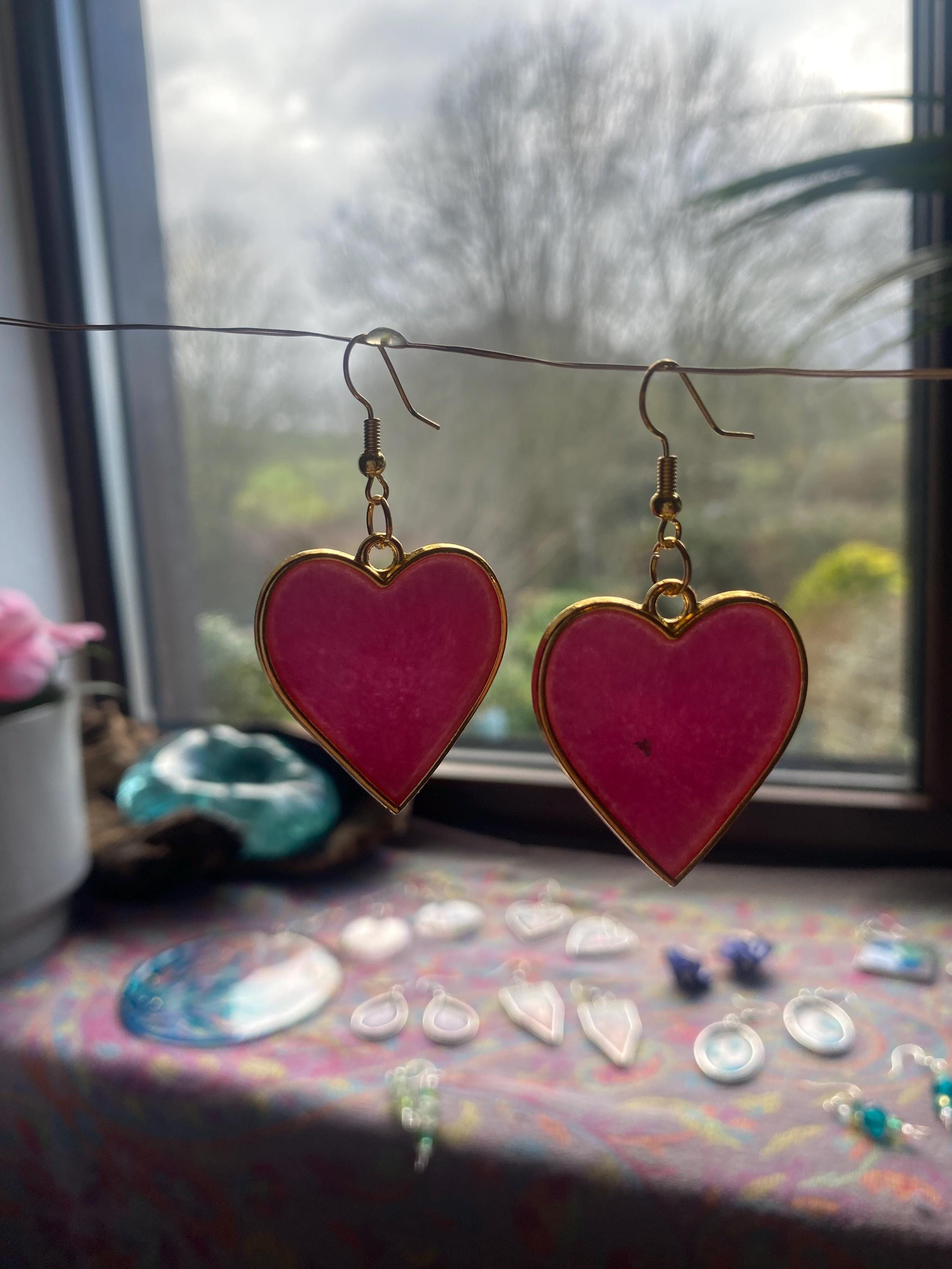 Rose Gold Heart Shaped Resin Earrings - Gold frames