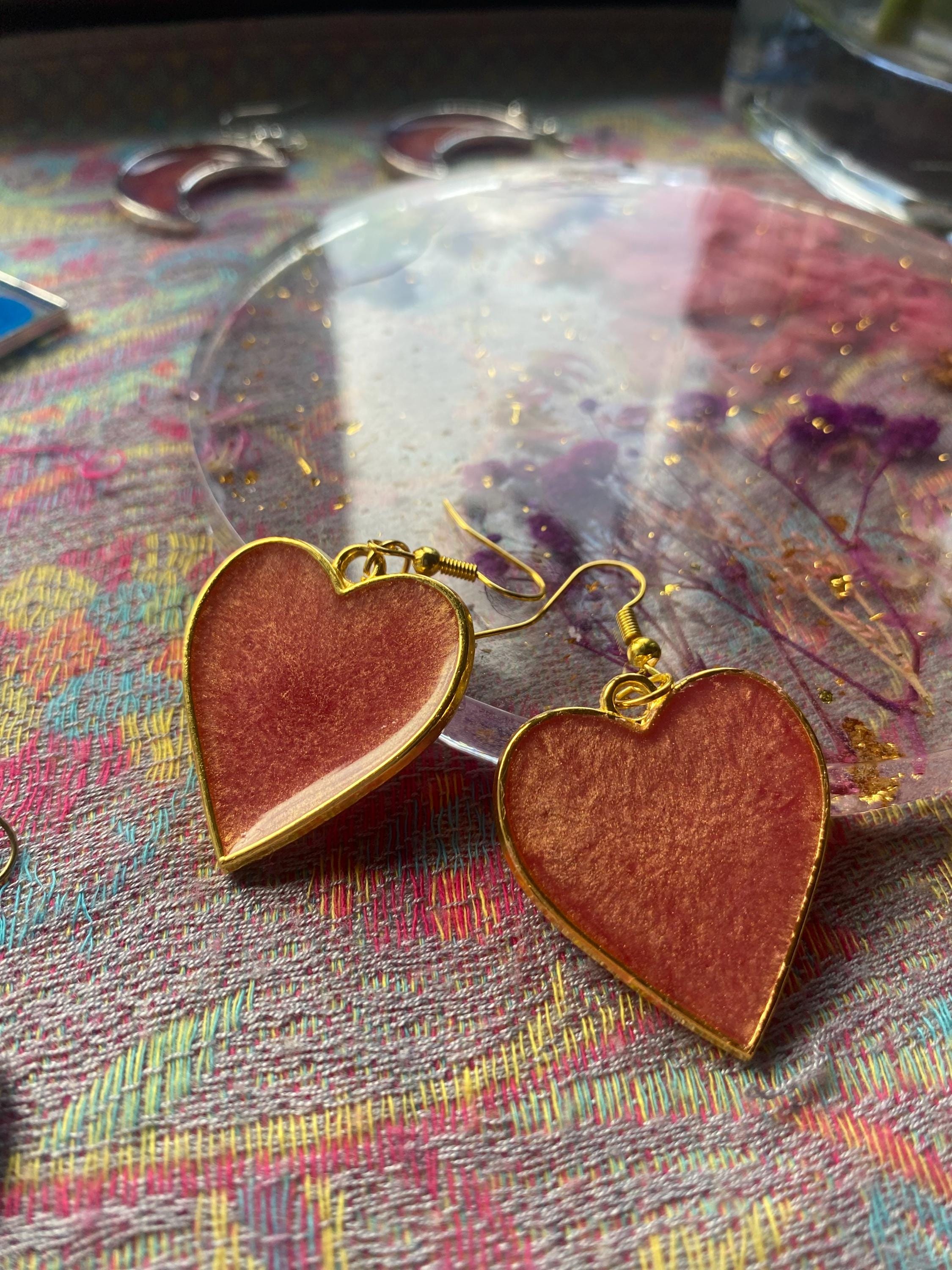 Rose Gold Heart Shaped Resin Earrings - Gold frames